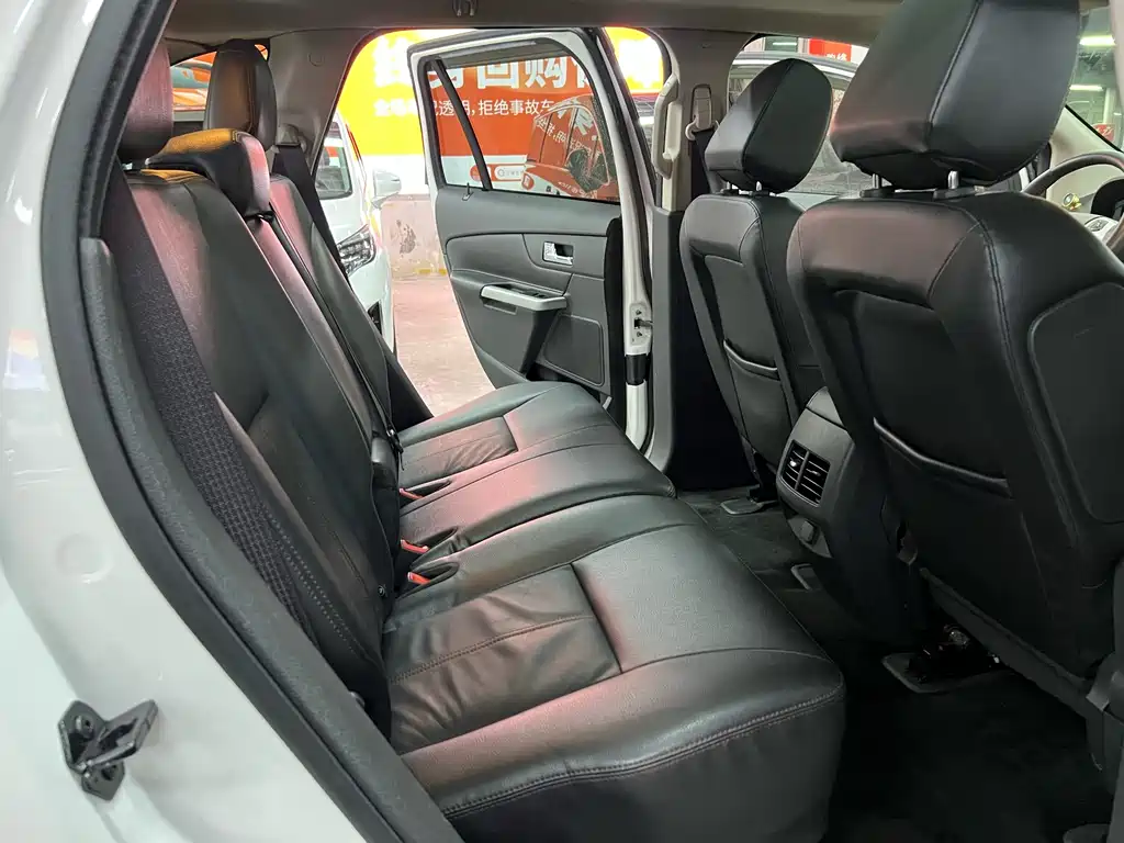 Ford Edge 2015 — фото 10