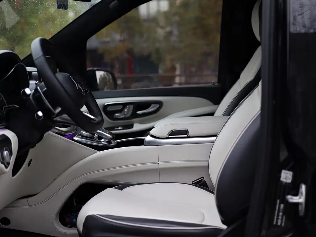 Mercedes-Benz V-Class 2018 — фото 15