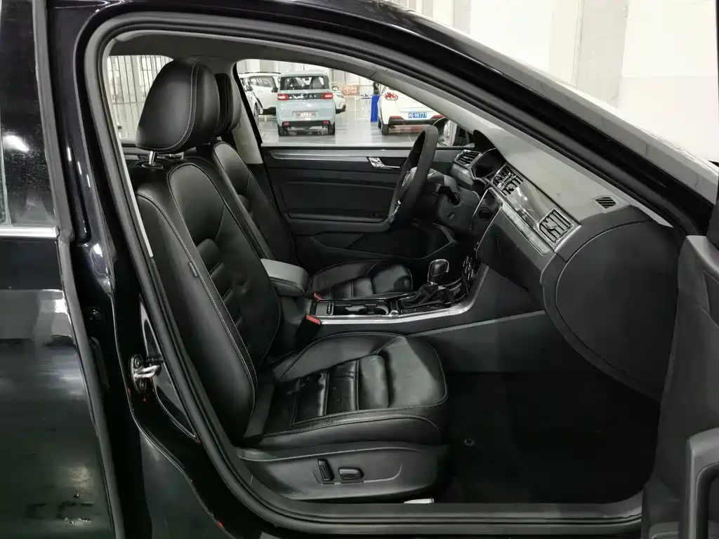 Volkswagen Passat 2019 — фото 23