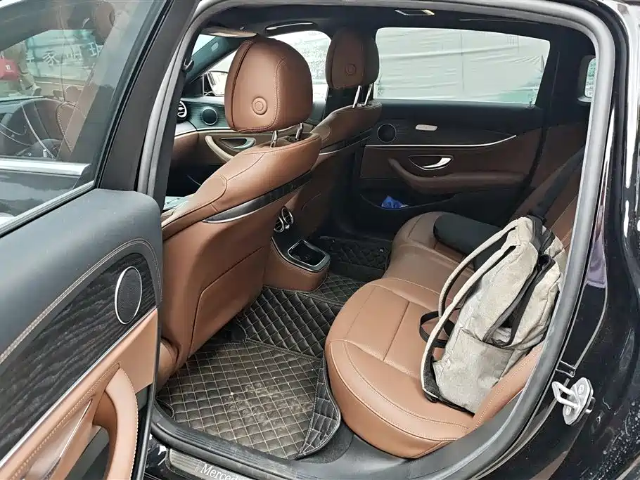 Mercedes-Benz E-Class 2022 — фото 10