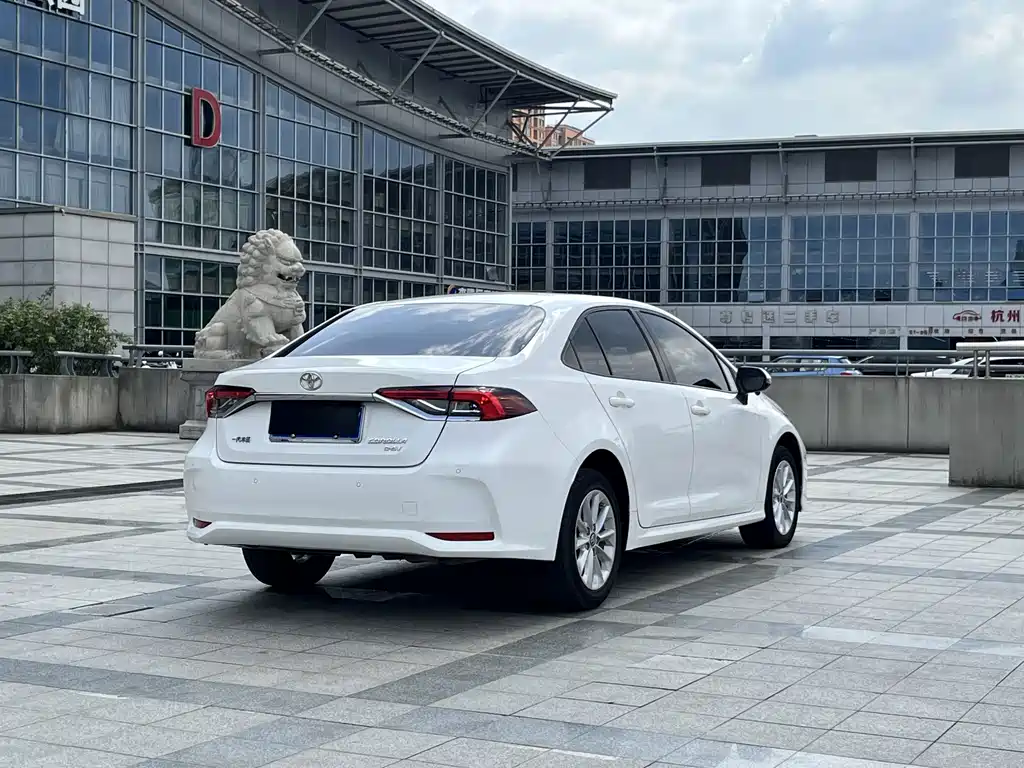 Toyota Corolla 2022 — фото 16