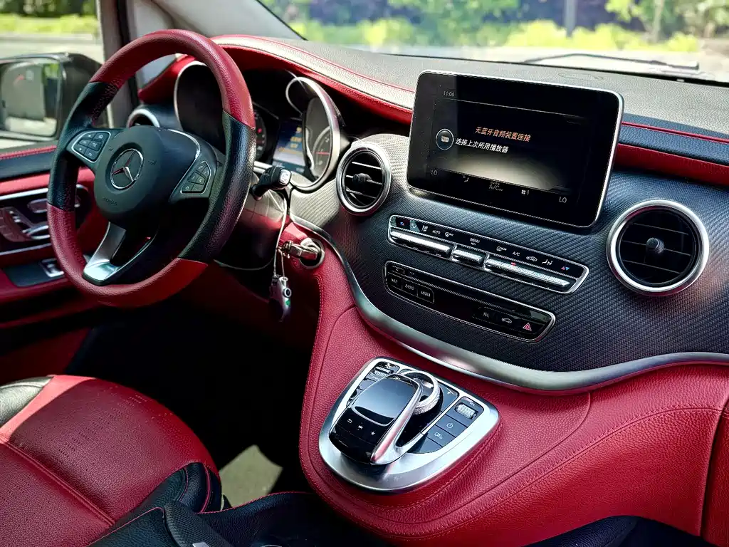 Mercedes-Benz V-Class 2020 — фото 8