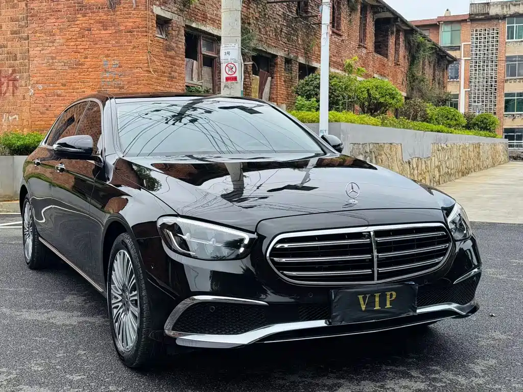 Mercedes-Benz E-Class 2023 — фото 3
