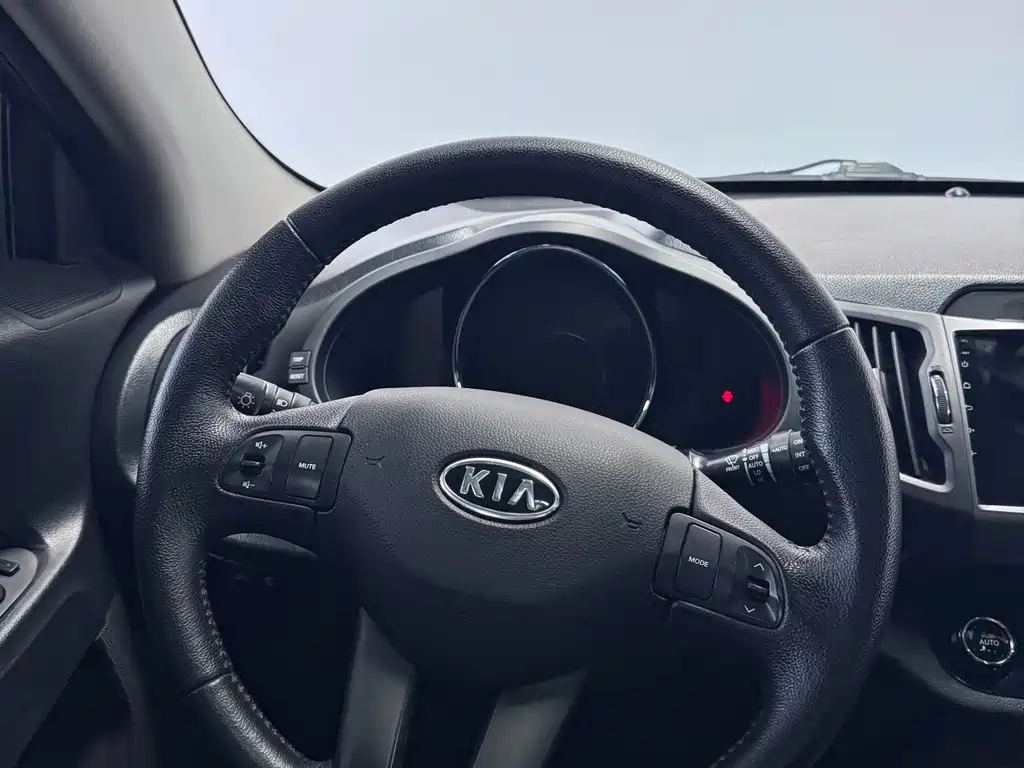 Kia Sportage 2012 — фото 12