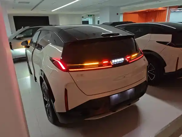 Zeekr X 2024