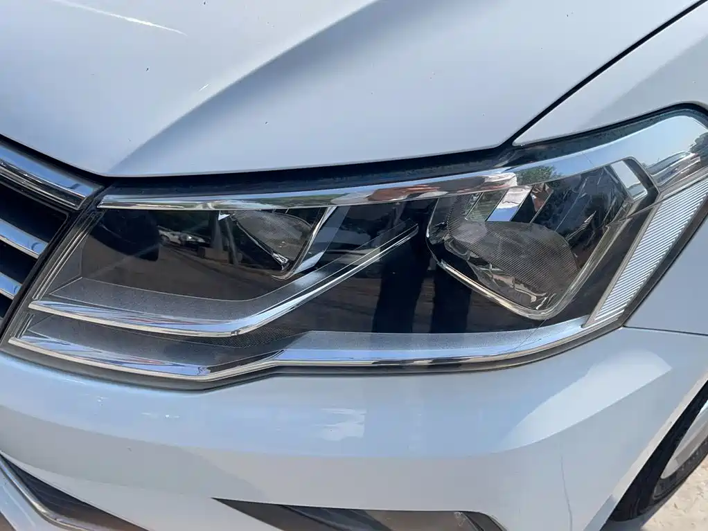 Volkswagen Jetta 2018 — фото 12