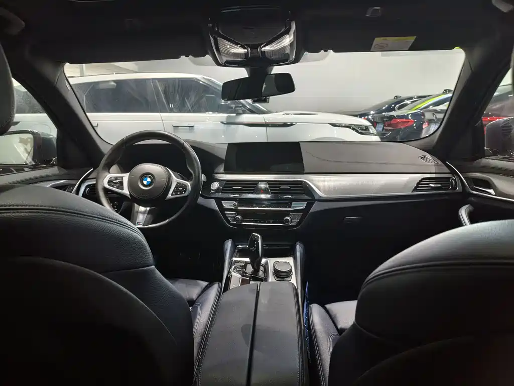 BMW 5 Series 2020 — фото 12