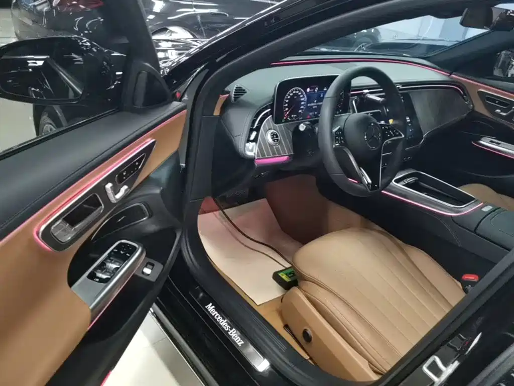 Mercedes-Benz E-Class 2025 — фото 16