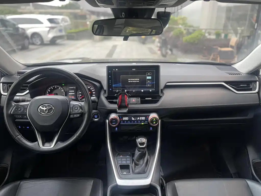 Toyota Wildlander 2021 — фото 10