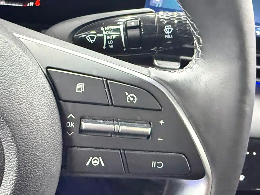 Hyundai Elantra 2021 — фото 12
