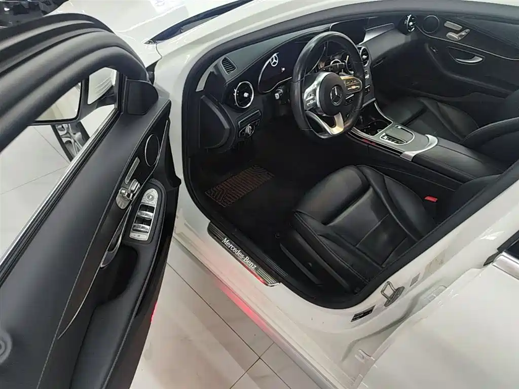 Mercedes-Benz C-Class 2021 — фото 16