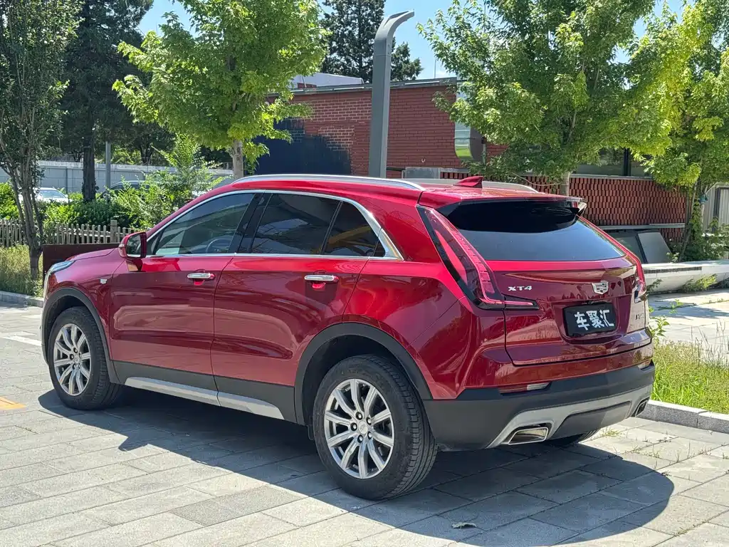 Cadillac XT4 2021 — фото 5