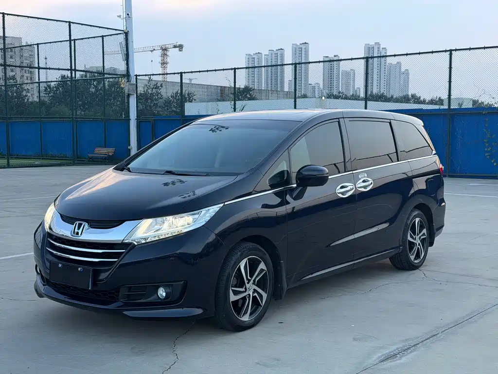 Honda Odyssey 2018 — фото 1
