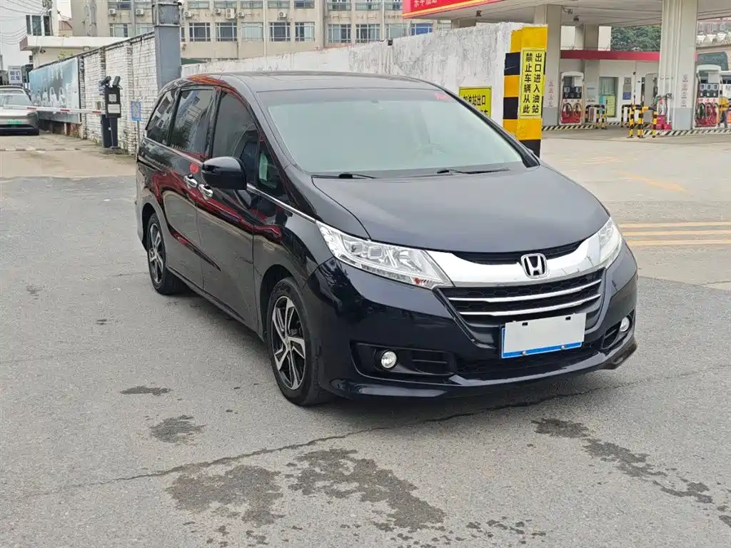 Honda Odyssey 2017 — фото 1