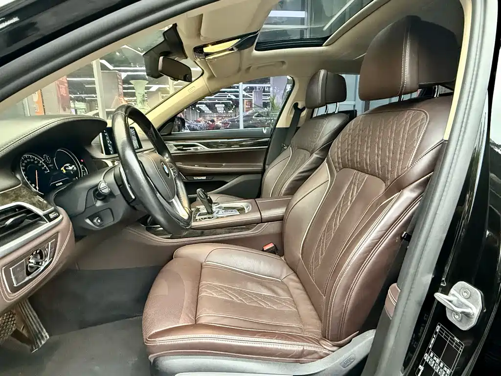 BMW 7 Series 2017 — фото 4