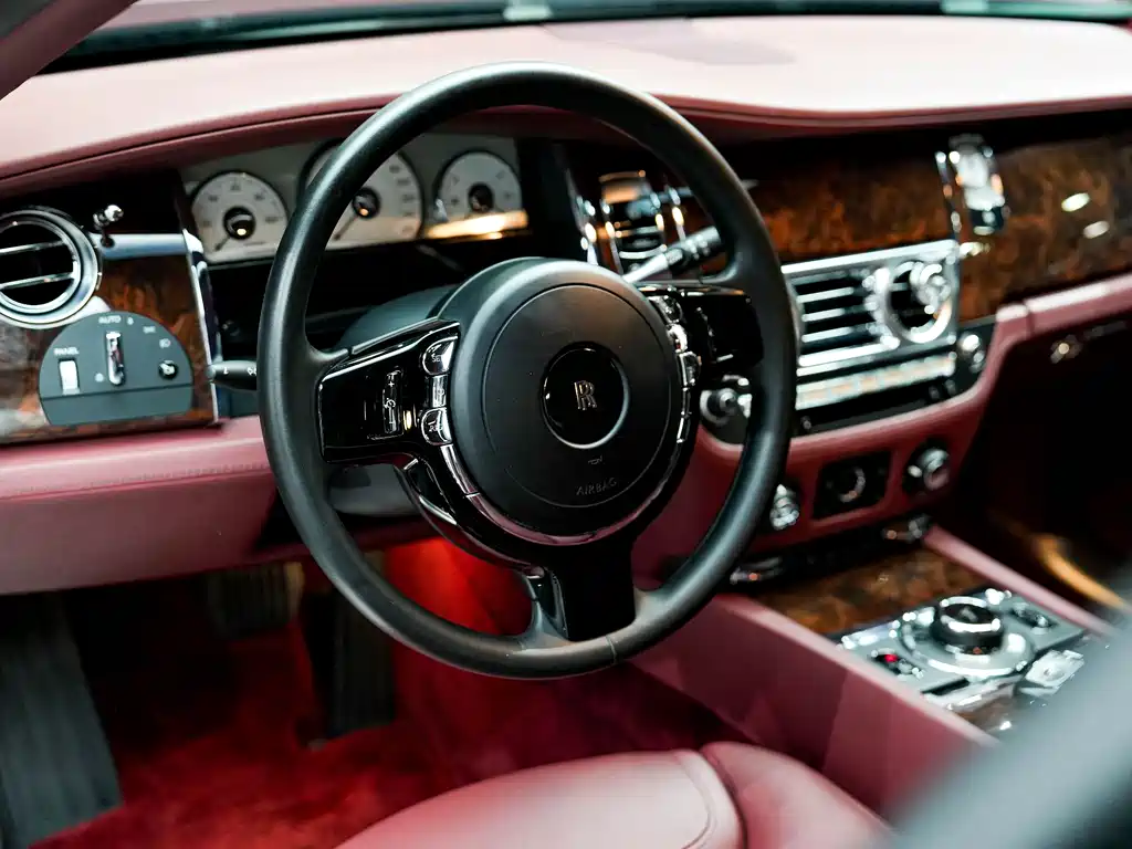 Rolls-Royce Ghost 2017 — фото 20