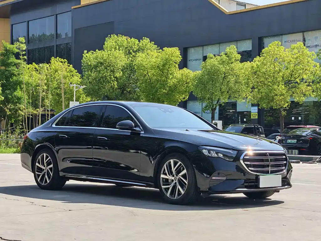 Mercedes-Benz E-Class 2024