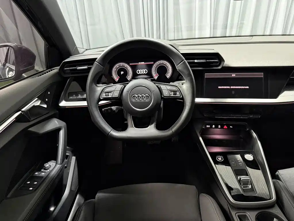 Audi A3 2023 — фото 17
