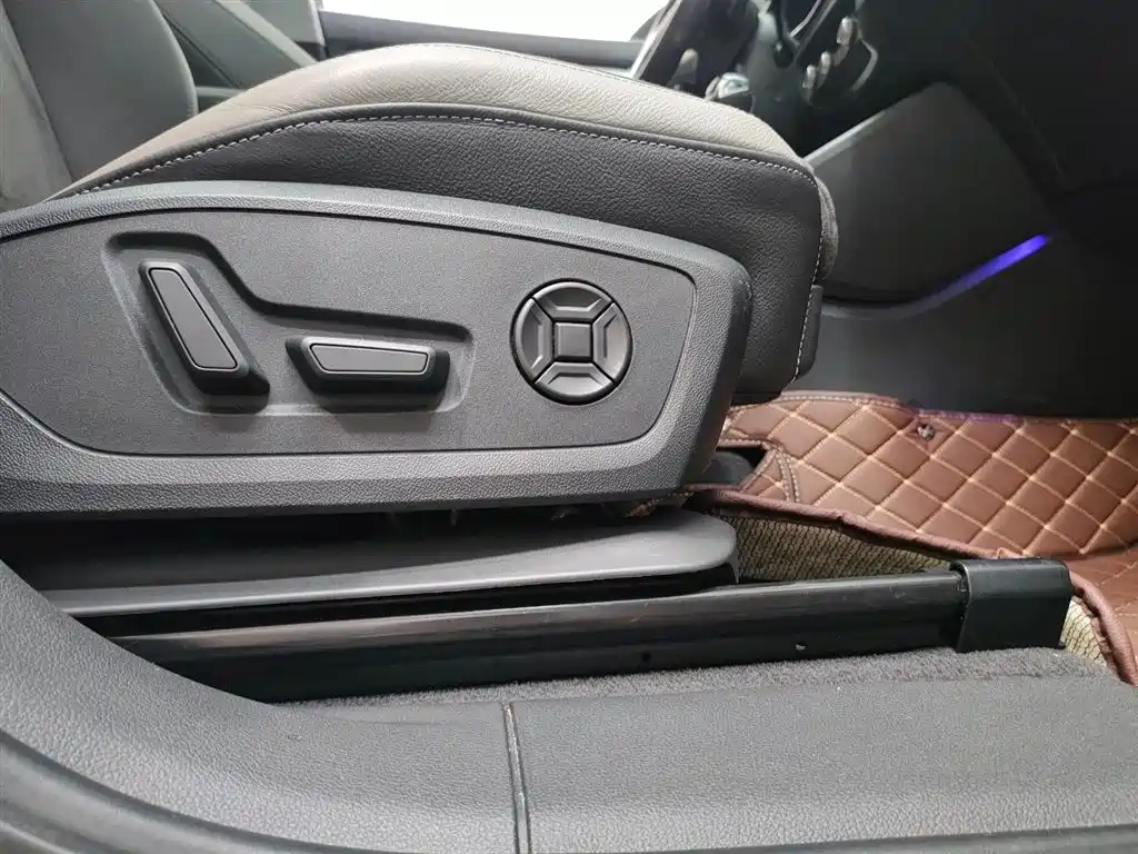 Audi Q3 2019 — фото 19