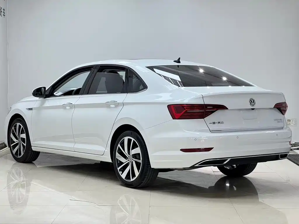 Volkswagen Sagitar 2022