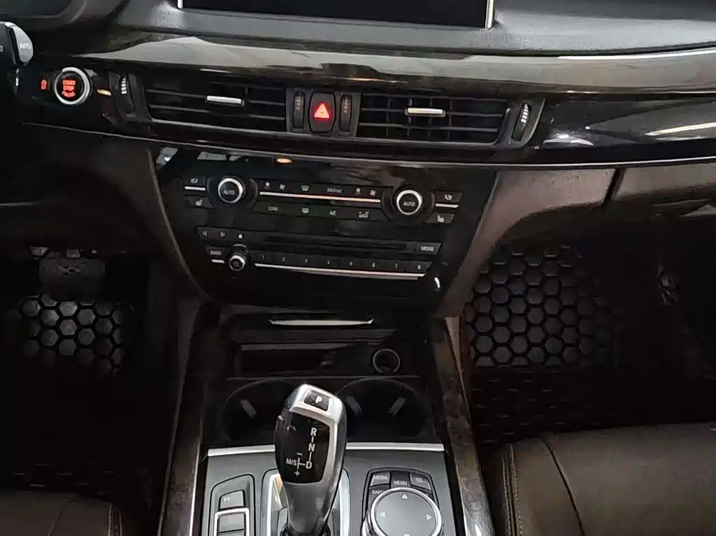 BMW X5 2016 — фото 12