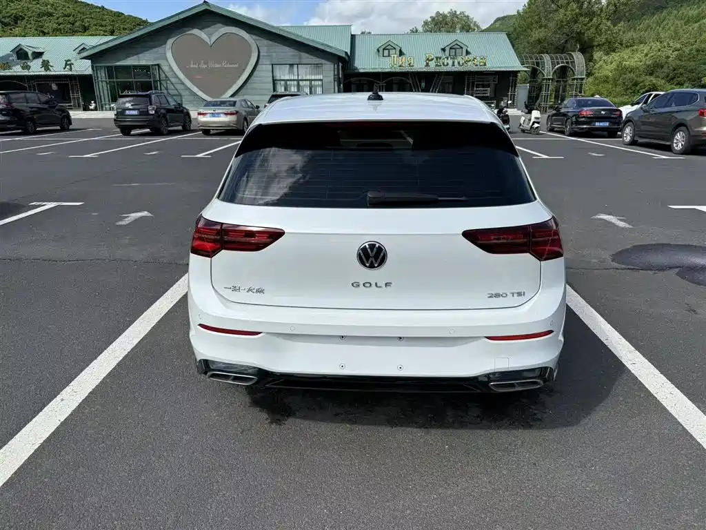 Volkswagen Golf 2023