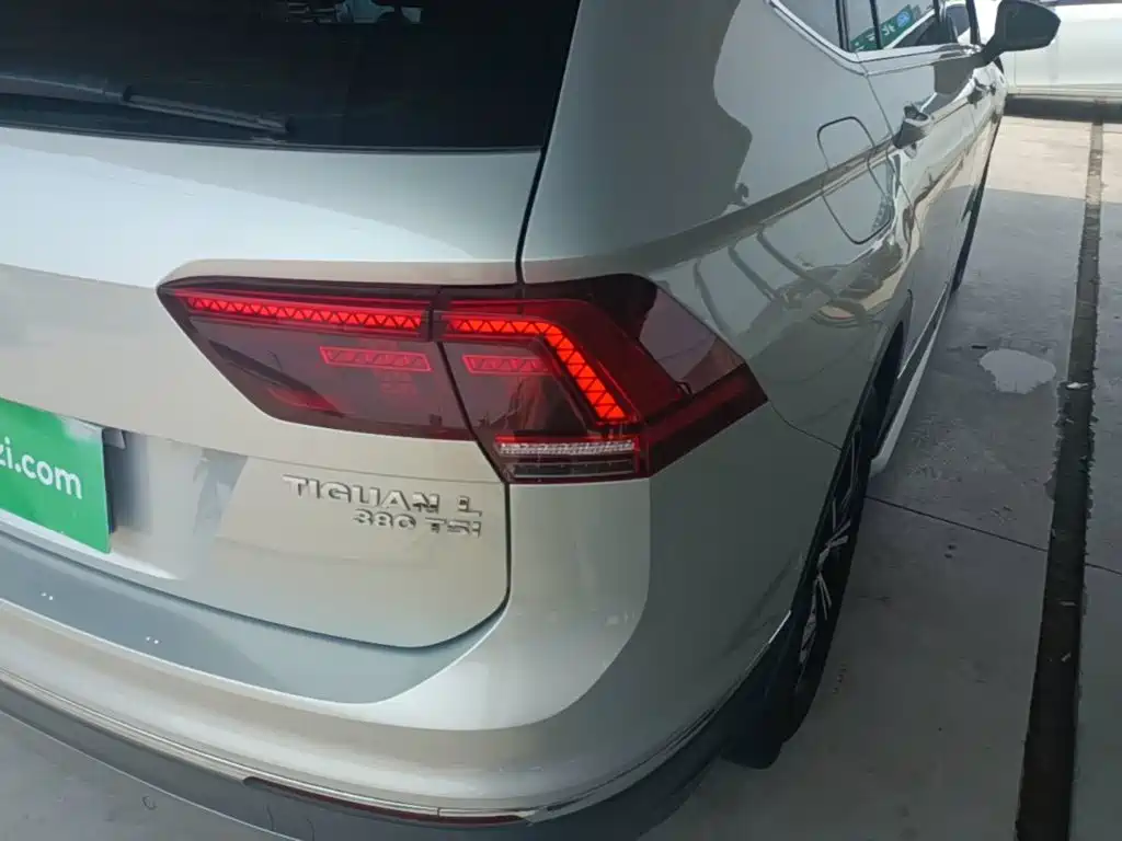 Volkswagen Tiguan L 2018 — фото 8