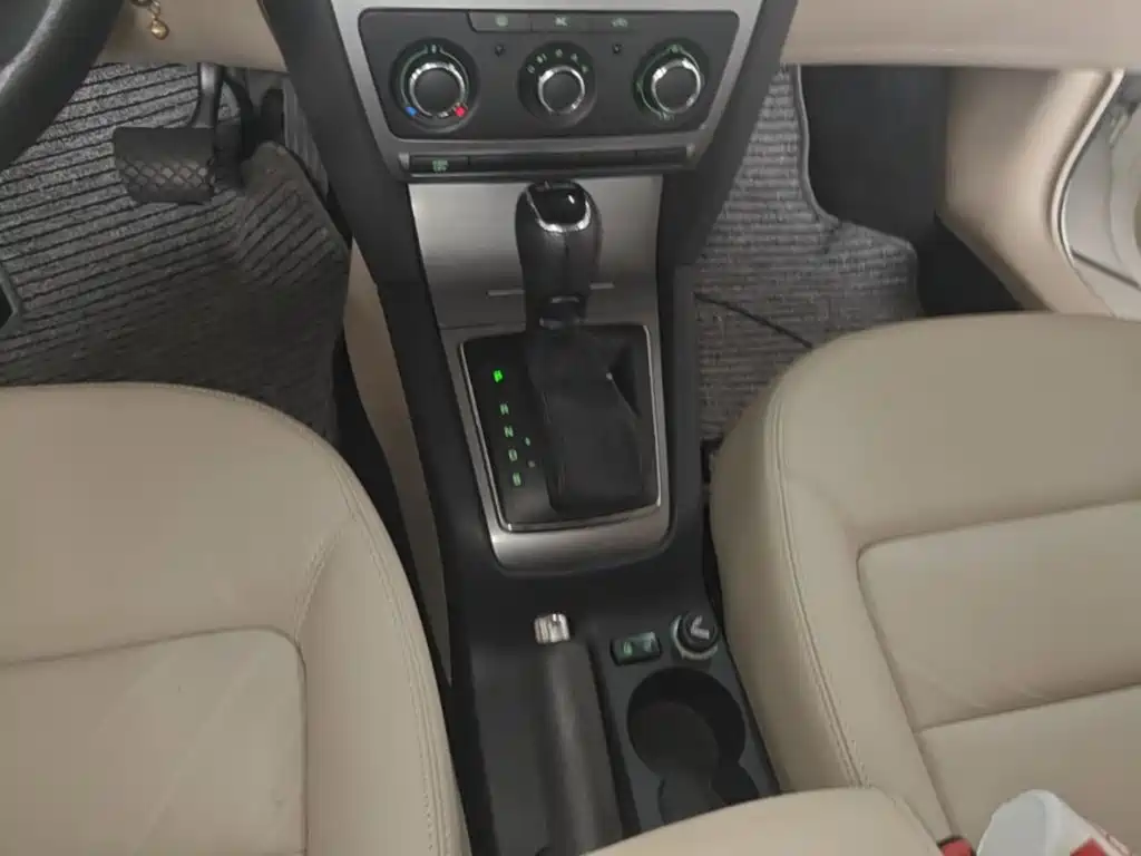 Skoda Octavia 2014 — фото 14