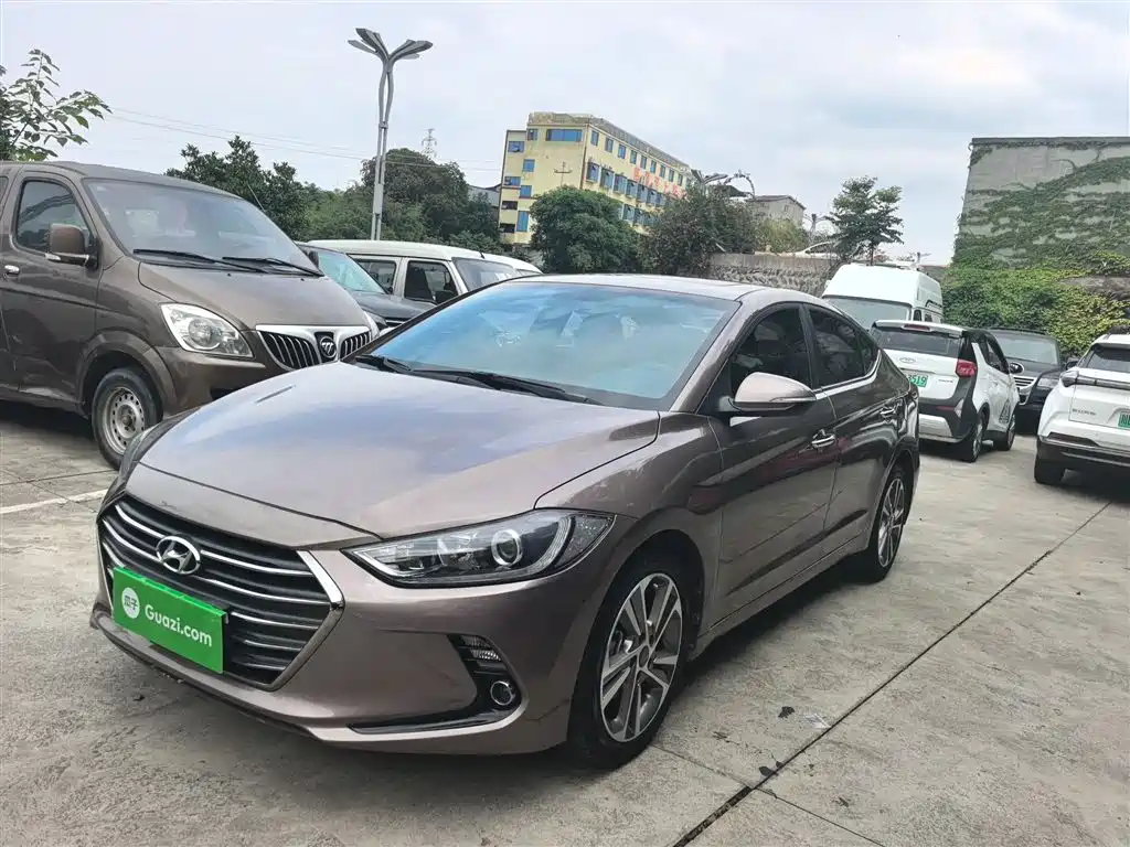 Hyundai Elantra 2018 — фото 2