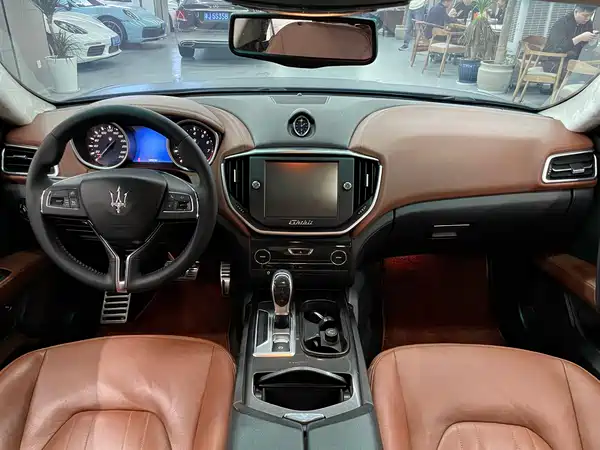 Maserati Ghibli 2015