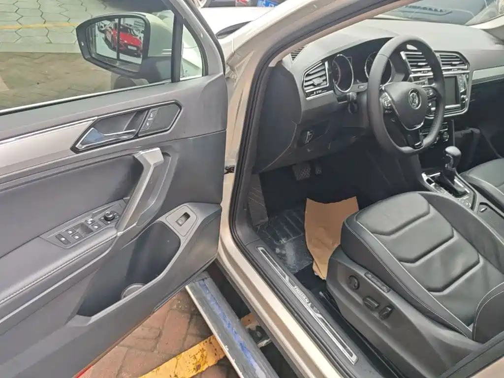 Volkswagen Tiguan L 2018 — фото 16