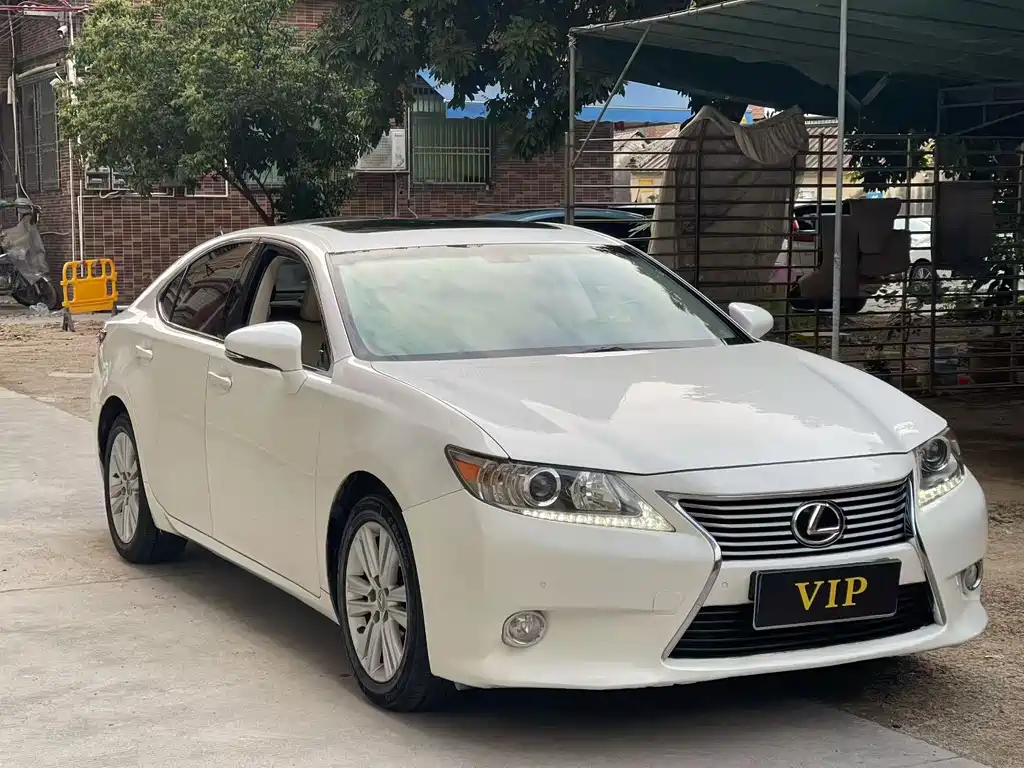 Lexus ES 2015