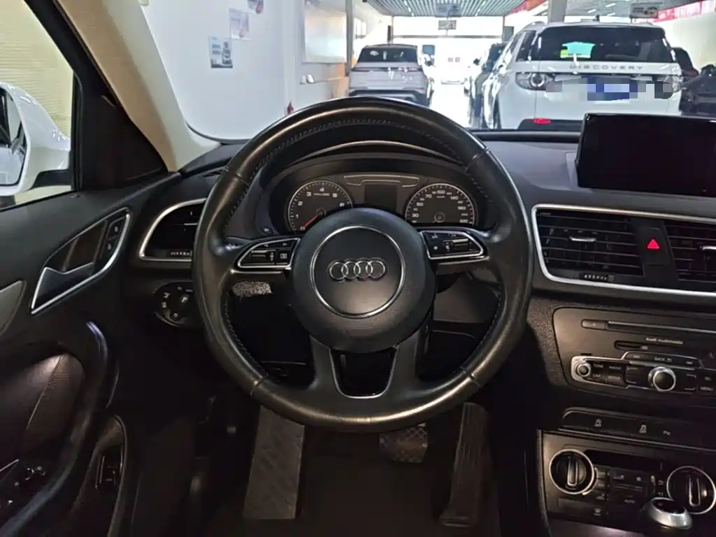 Audi Q3 2018 — фото 11