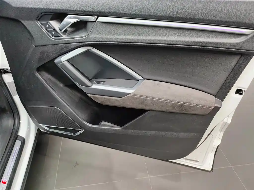 Audi Q3 Sportback 2021 — фото 10