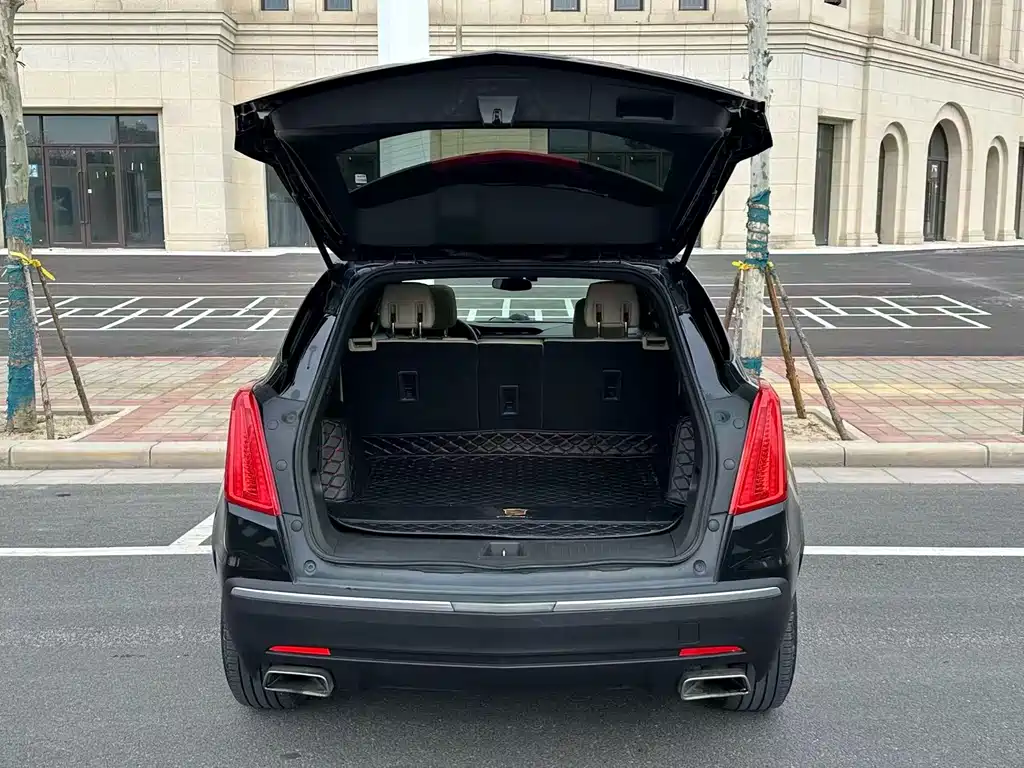 Cadillac XT5 2017 — фото 14