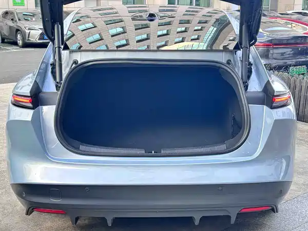 NIO ET5 2022
