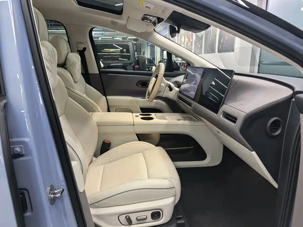 Li Auto i8 2025 — фото 14