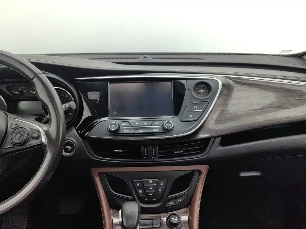 Buick Envision Plus 2017 — фото 12