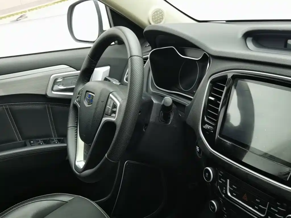 Geely Vision X6 2016 — фото 22
