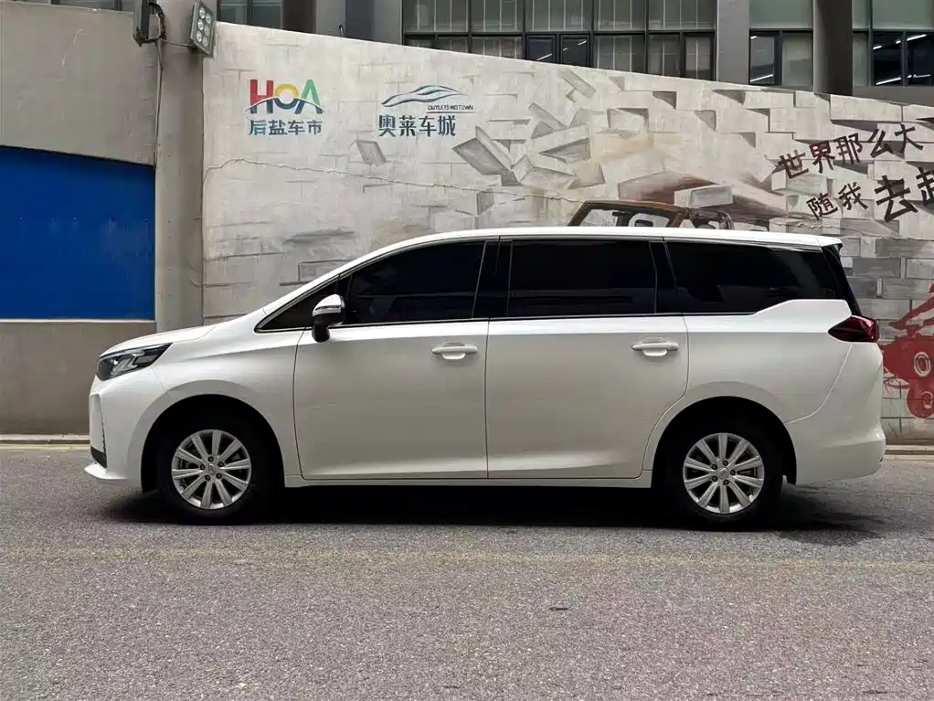 GAC Trumpchi M6 2024 — фото 3