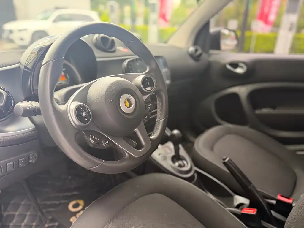 smart Fortwo 2017 — фото 12