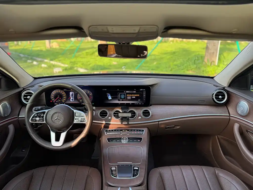 Mercedes-Benz E-Class 2020 — фото 9