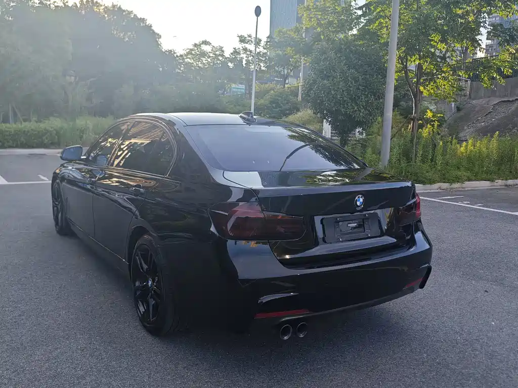 BMW 3 Series 2019 — фото 16
