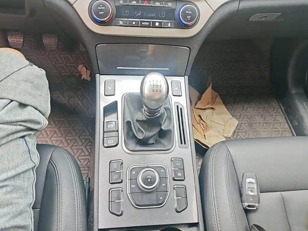 Haval H6 Coupe 2015 — фото 14