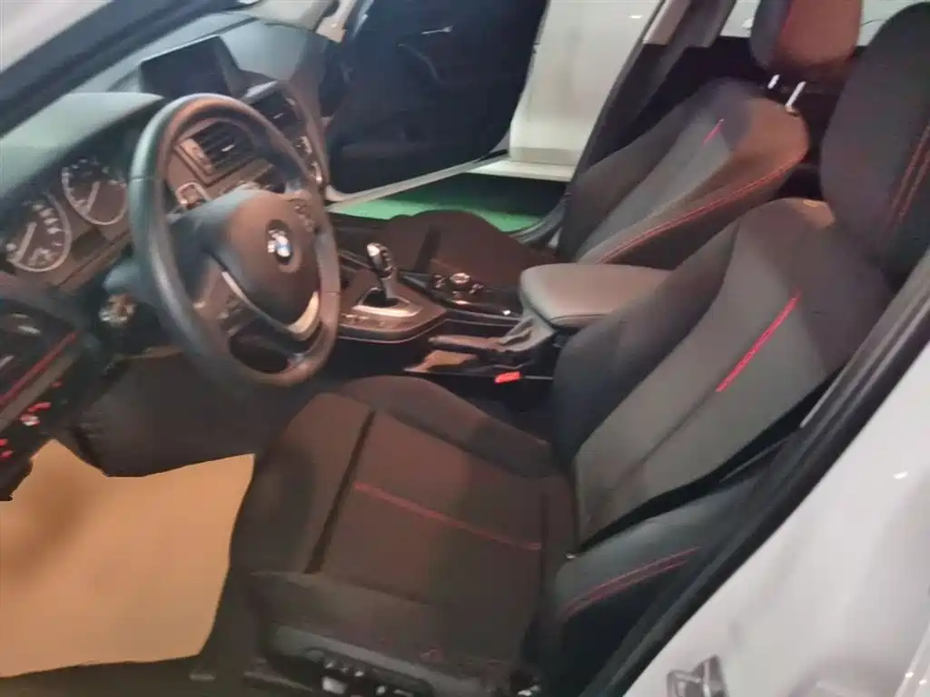BMW 1 Series 2014 — фото 15