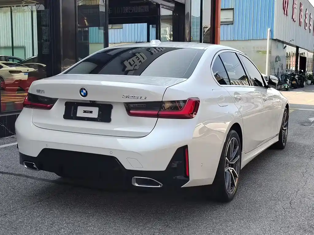 BMW 3 Series 2025