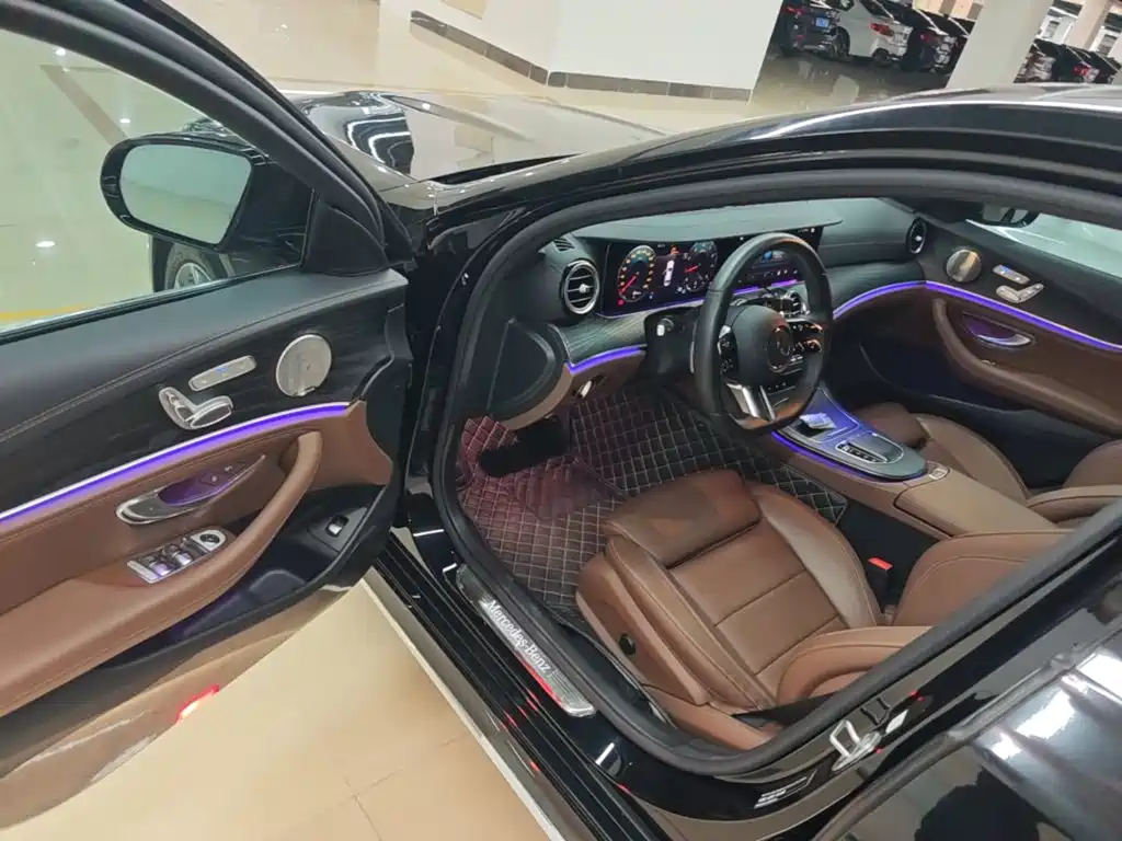 Mercedes-Benz E-Class 2022 — фото 16