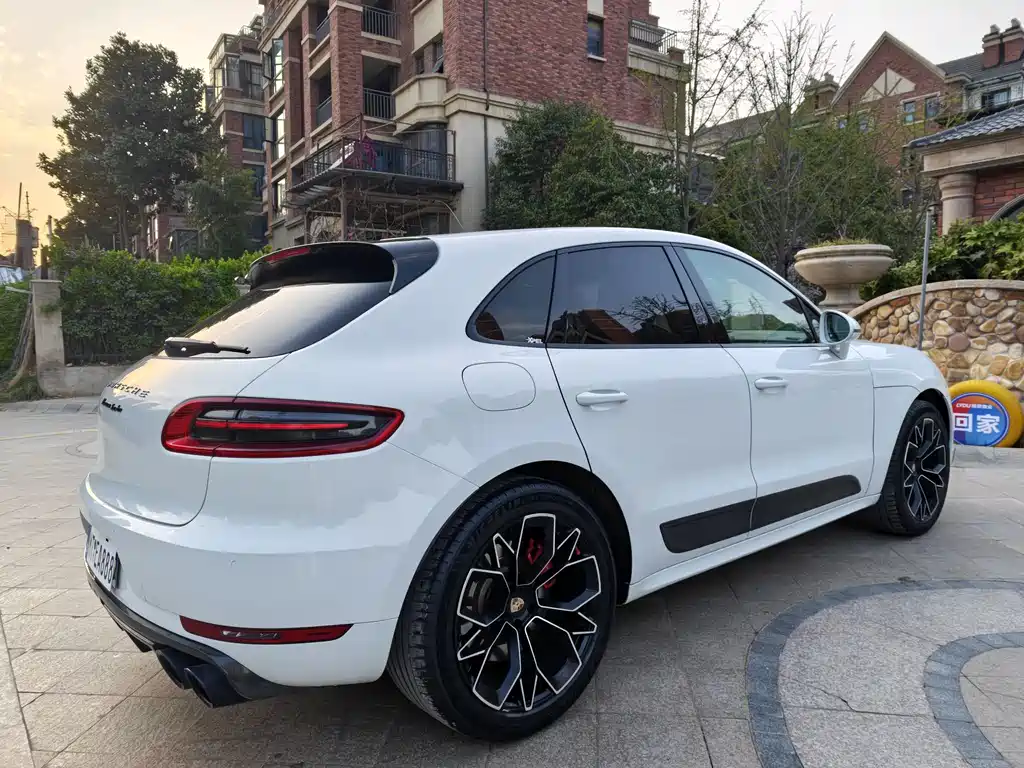 Porsche Macan 2015 — фото 9