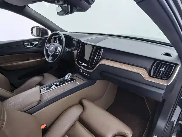 Volvo XC60 2022