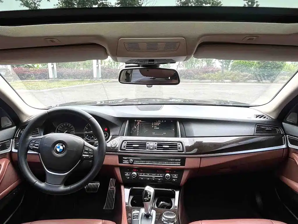 BMW 5 Series 2016 — фото 6
